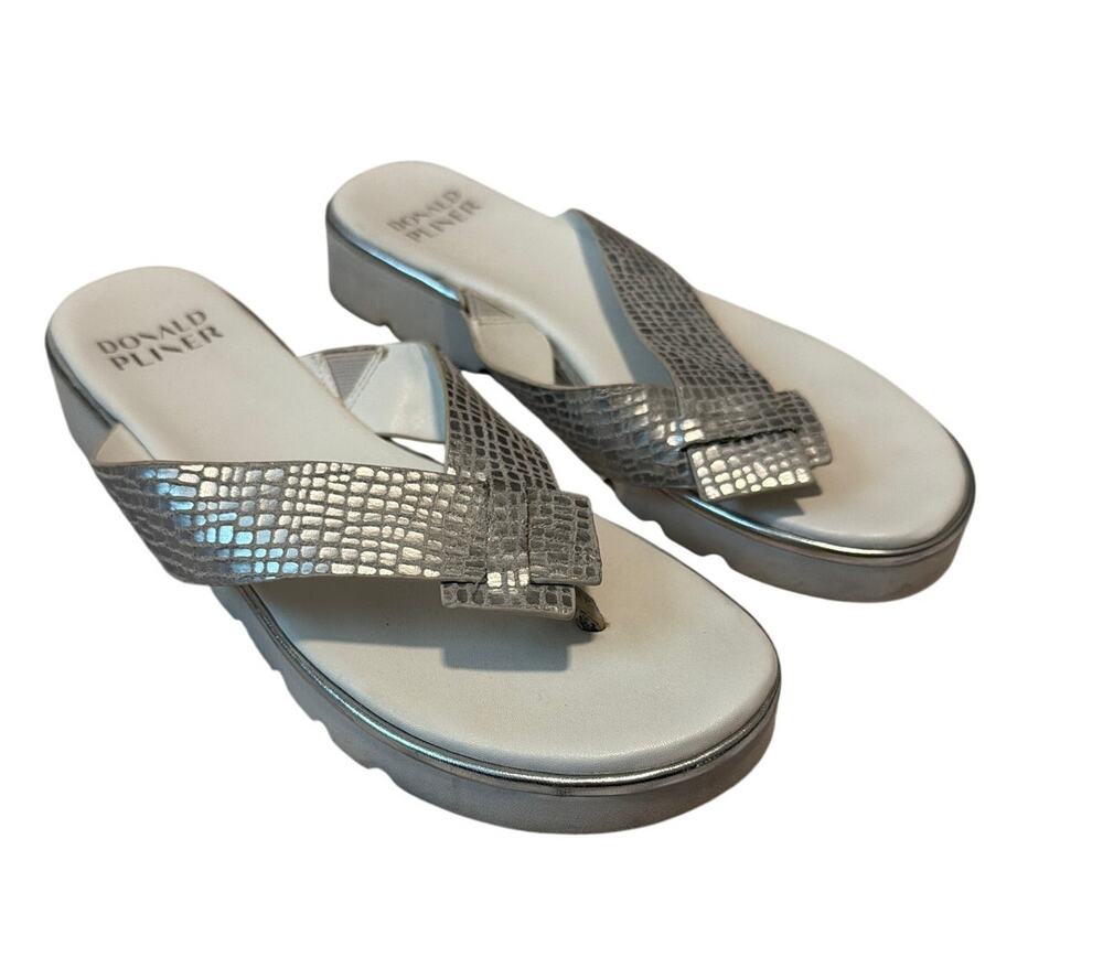 Donald J Pliner Lynne Silver Metallic Leather Thong Wedge Sandals 8